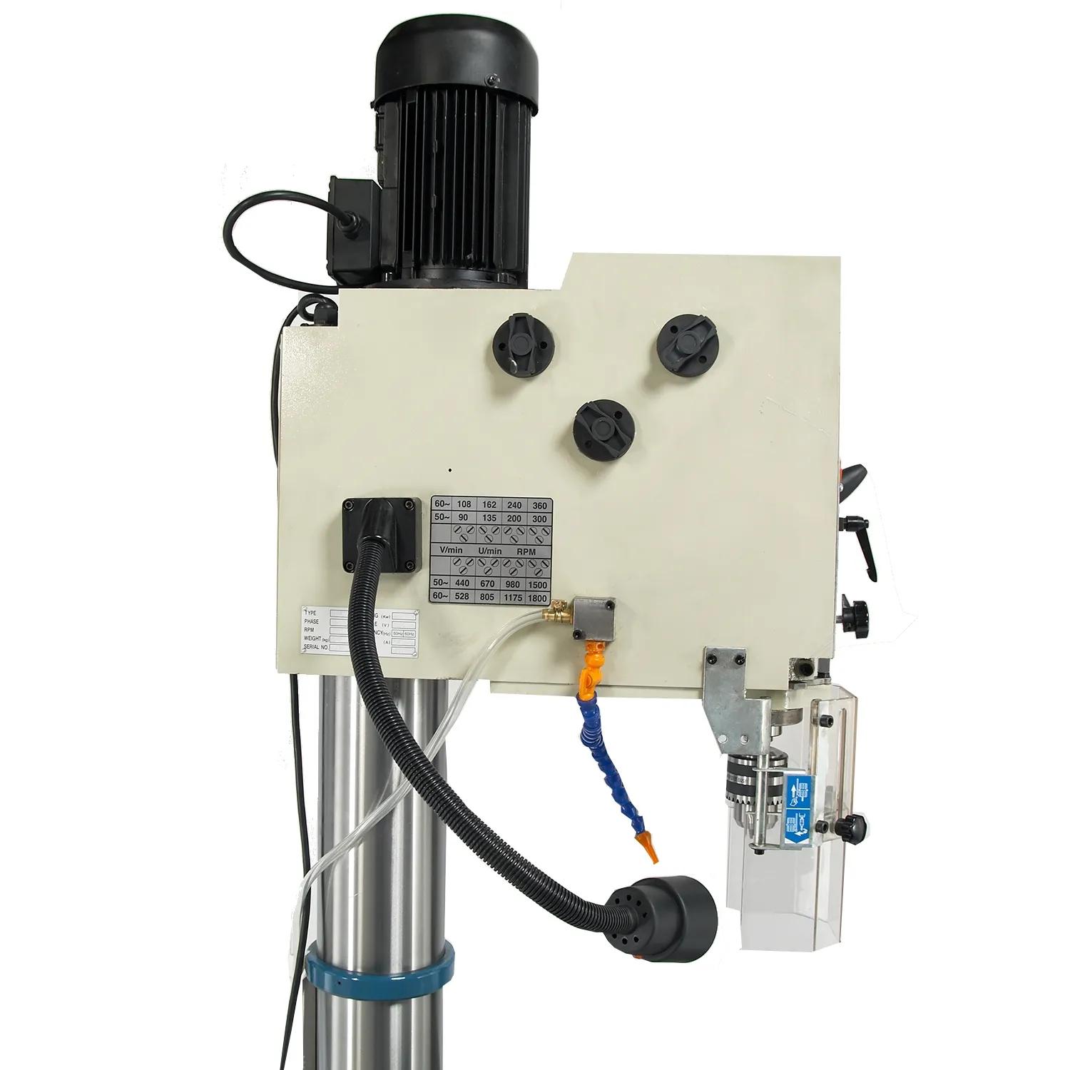 Standard #4 Morse taper transfers power from the gear head to the material