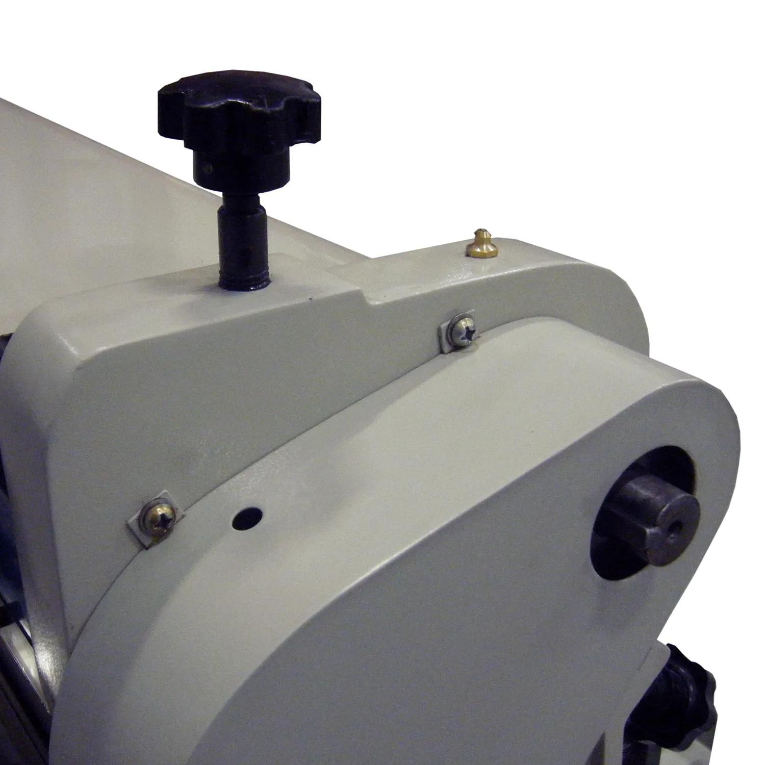 Shear Guide Guides the edge of the material when shearing