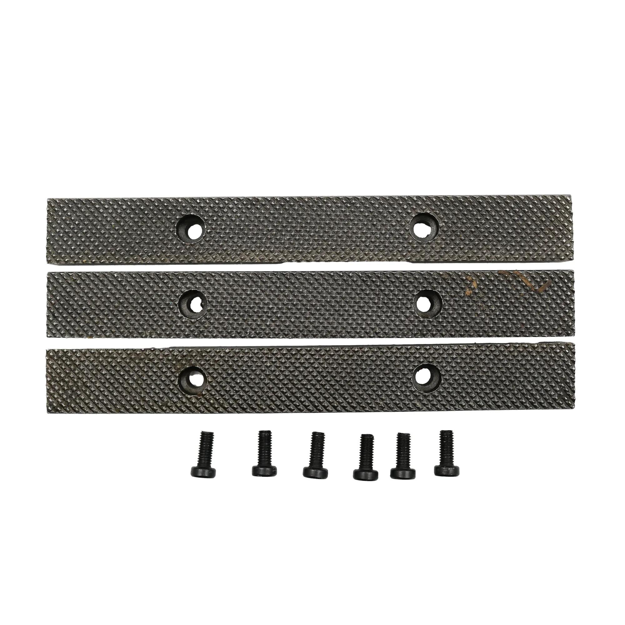 Jaw Insert Assembly with Screws