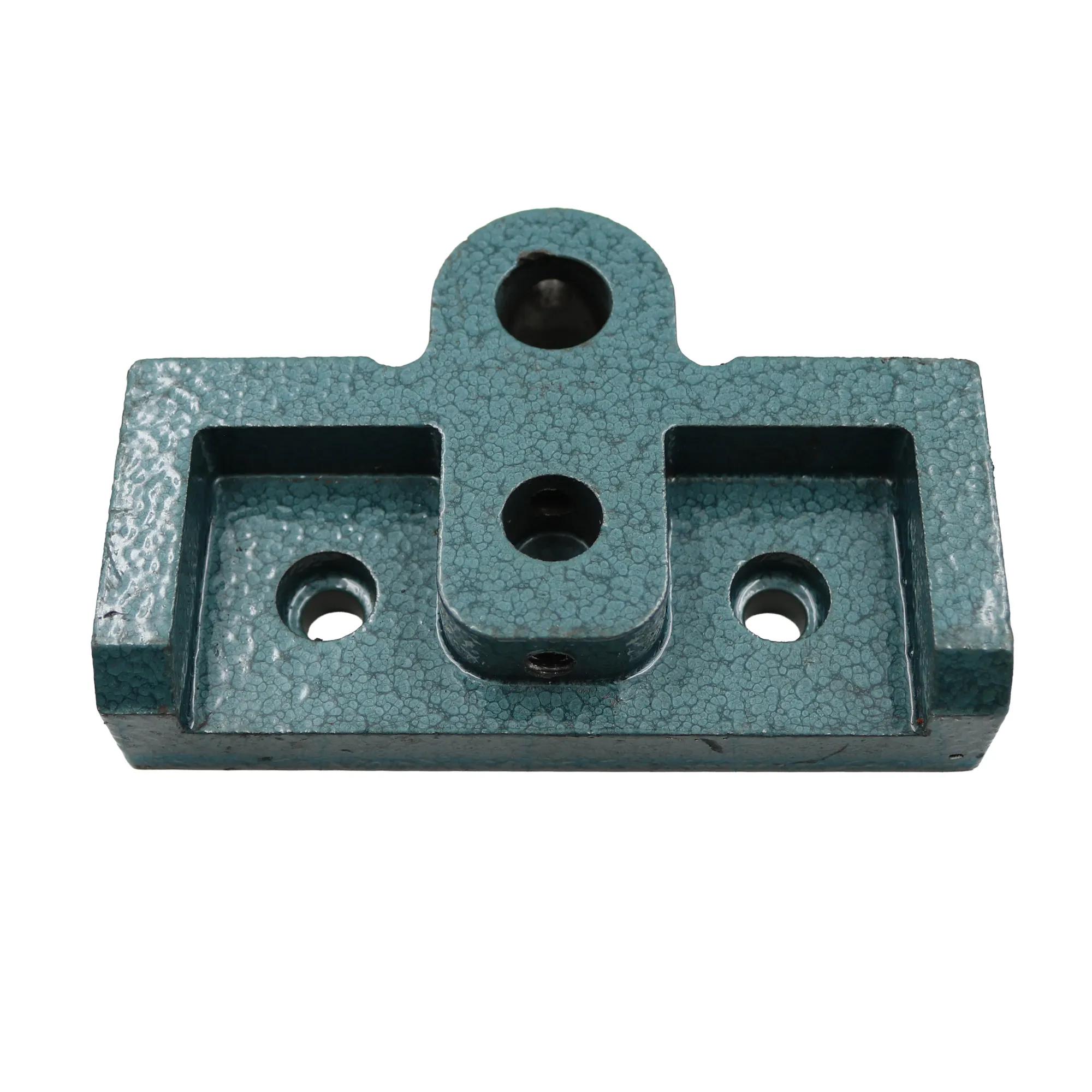 Moveable Jaw with Screw