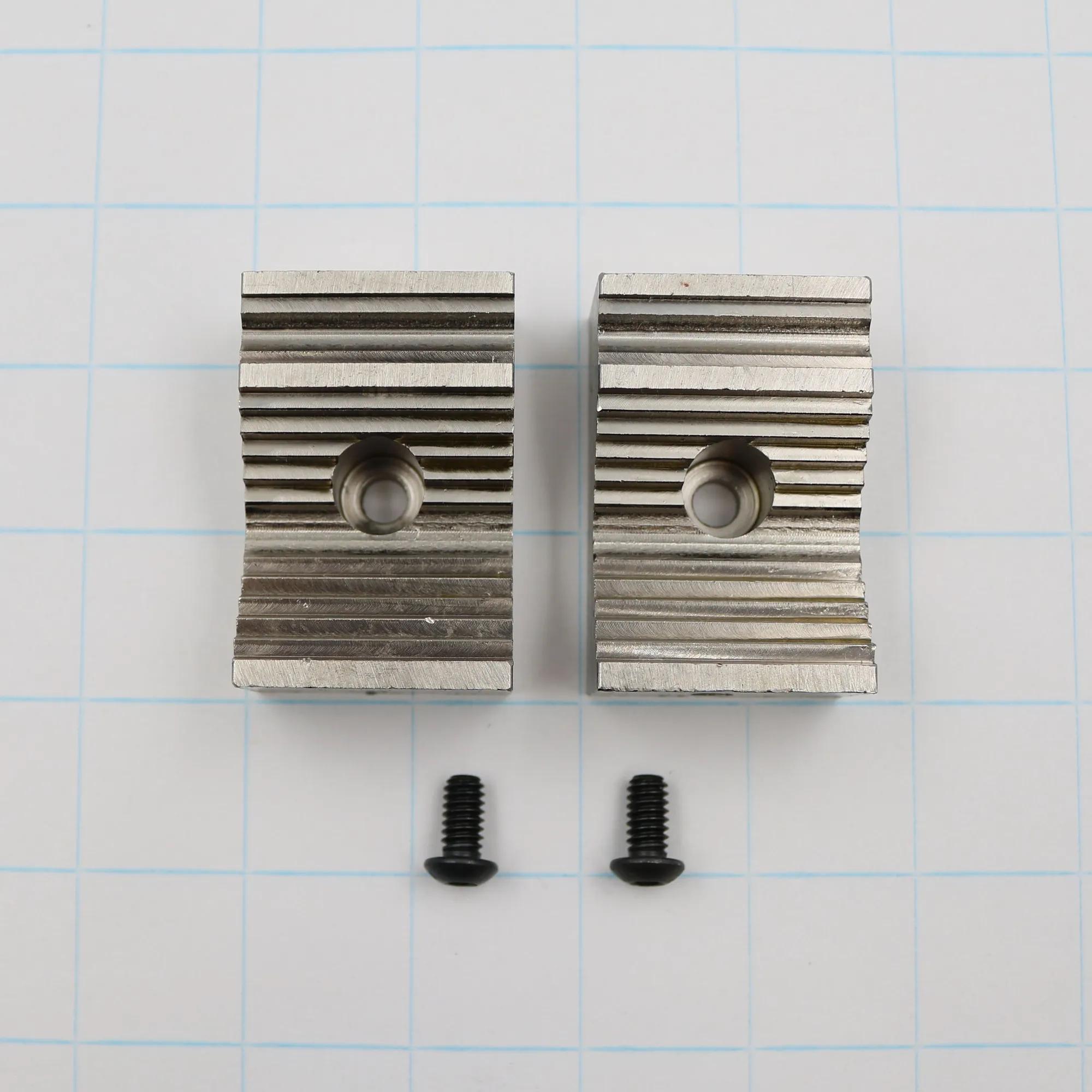 Pipe Jaw Insert Set with Two Screws