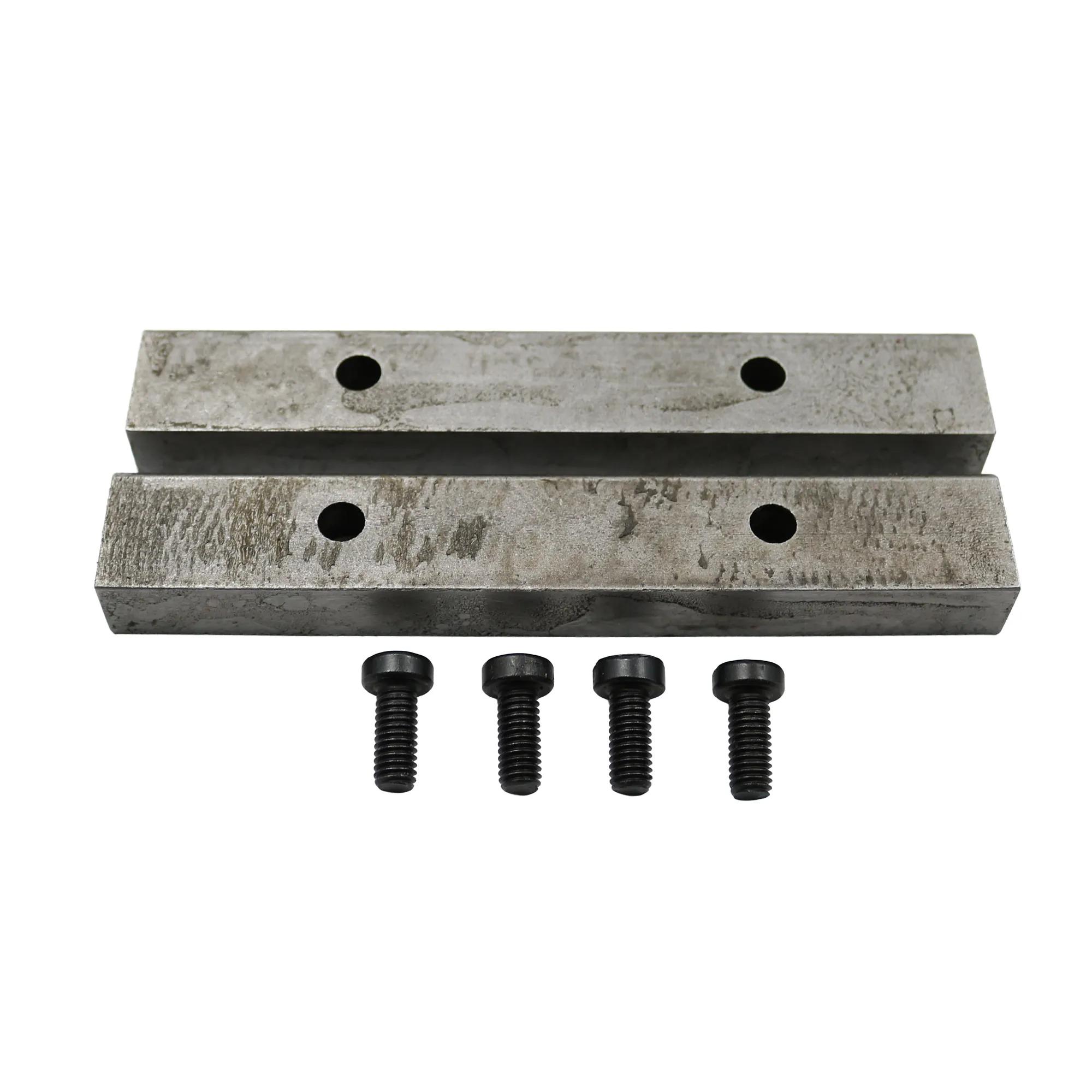 Jaw Insert Assembly with Four Screws