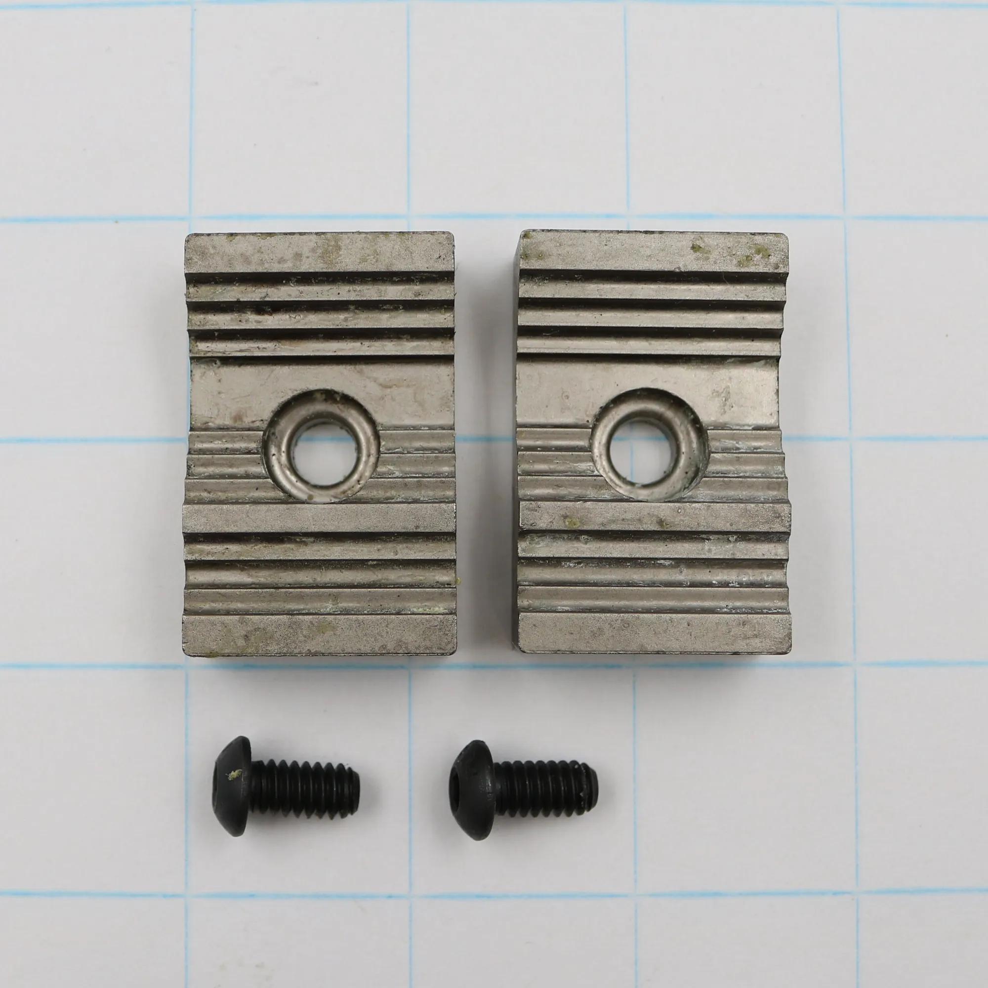 Pipe Jaw Insert Set with Two Screws