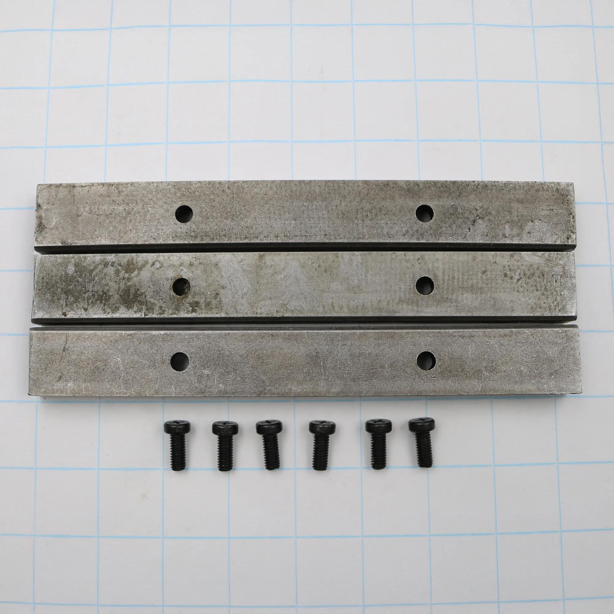 Jaw Insert Assembly with Screws