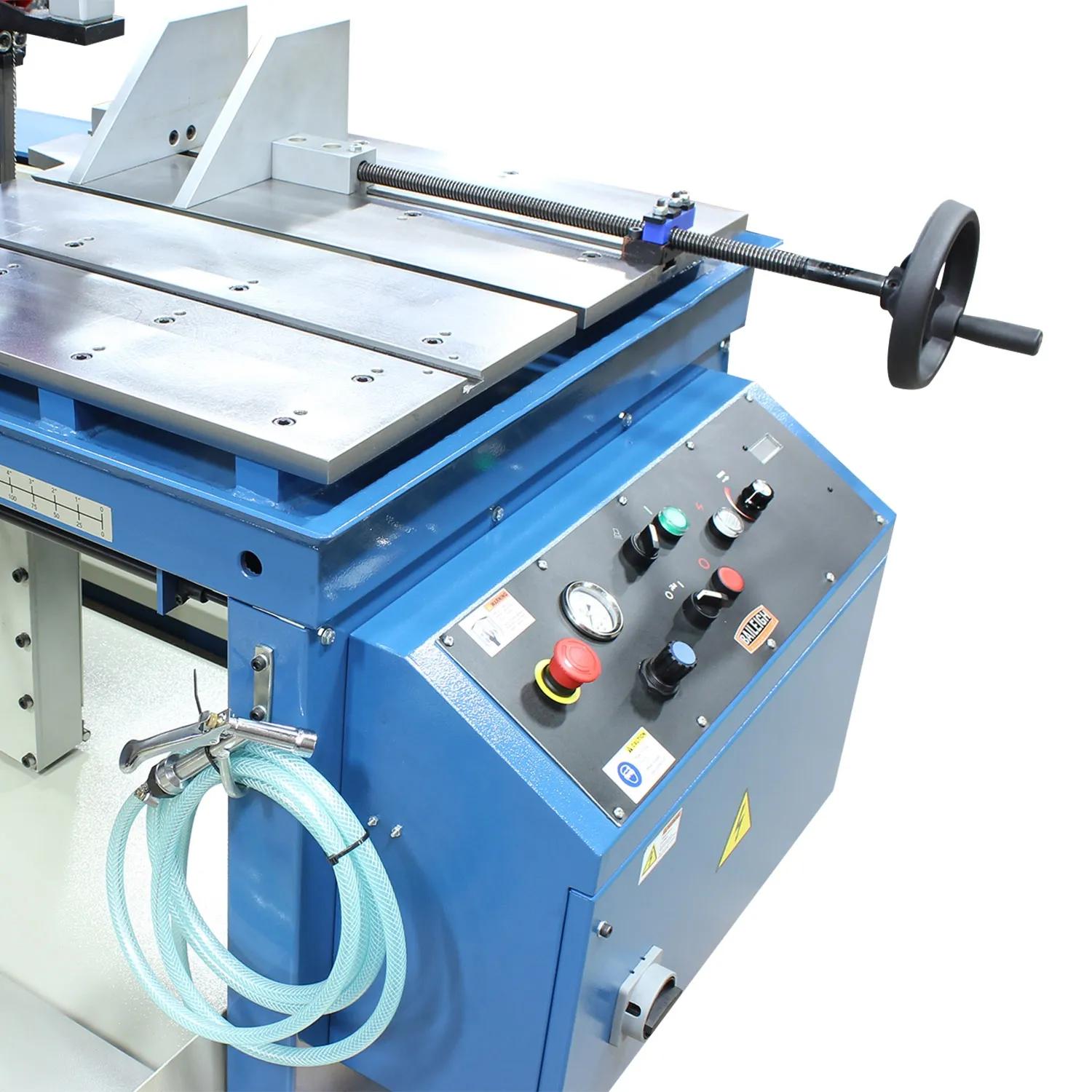  Designed with the operator in mind, this band saw offers intuitive controls and a user-friendly interface.