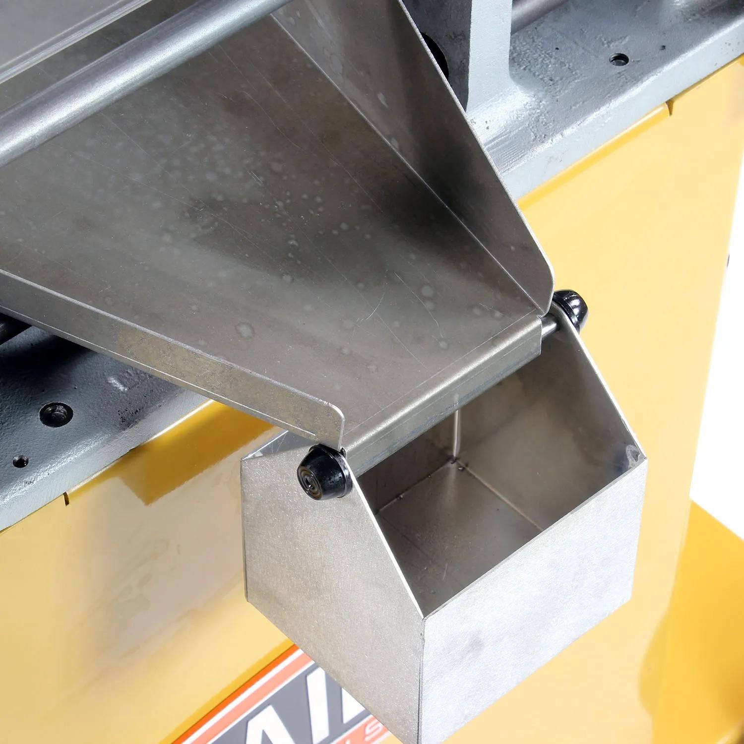 Keep the space clean with an onboard chip box to collect scraps