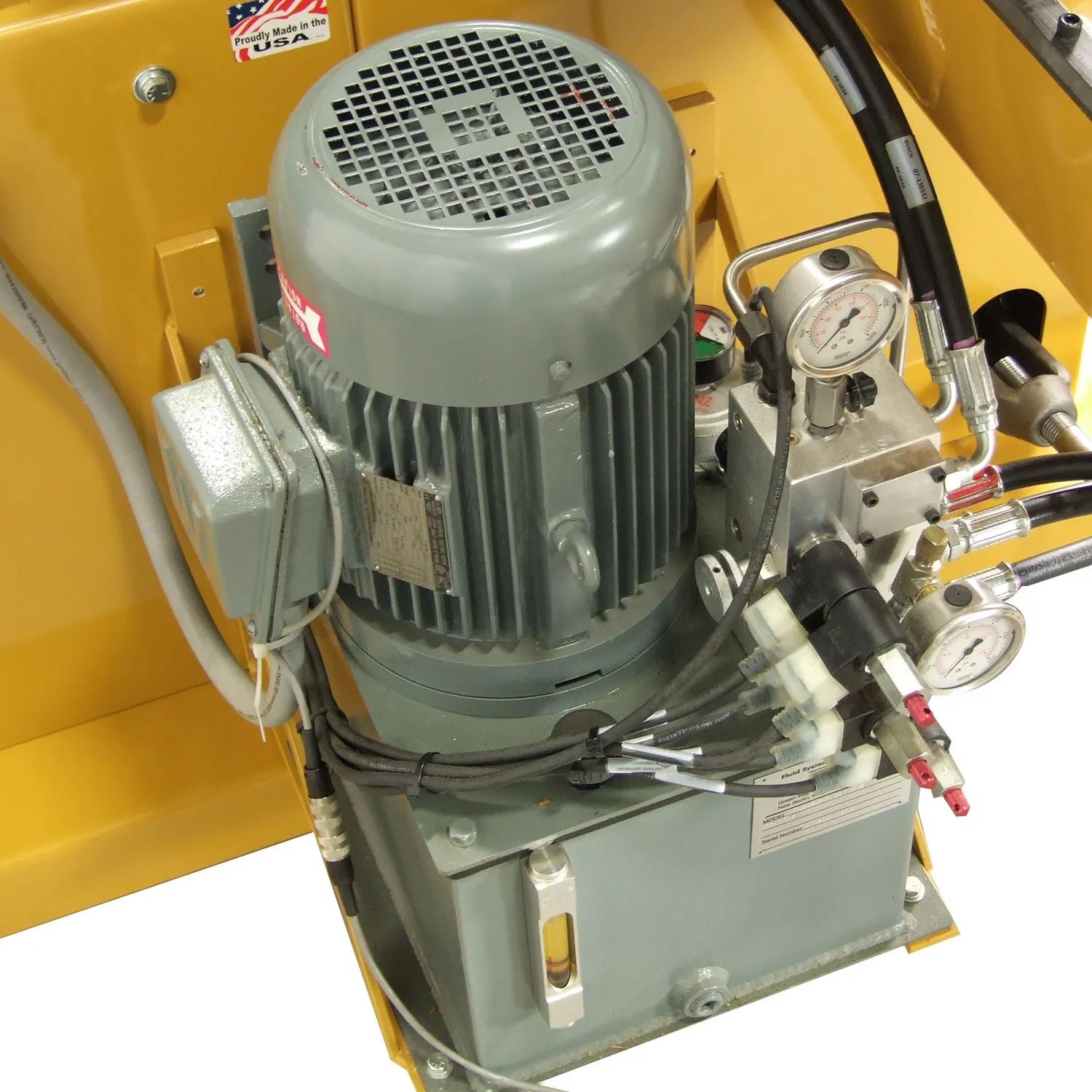 5hp 220V 3phase Motor drives this machine