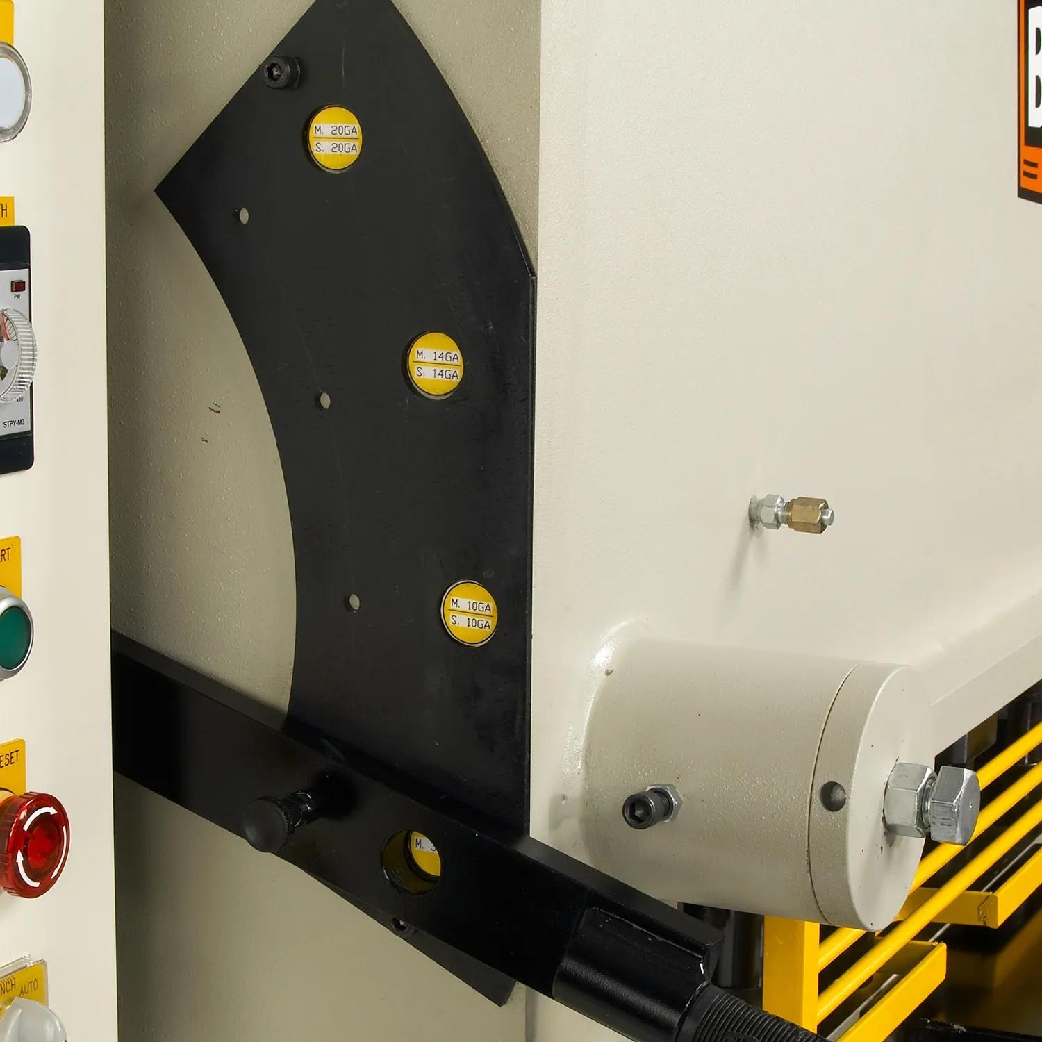 Adjusts gap according to material thickness