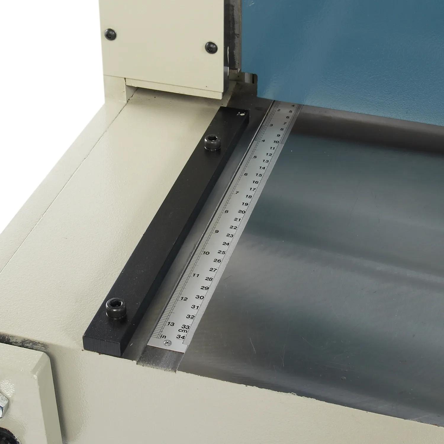 Side Gauge keeps material perpendicular to blade