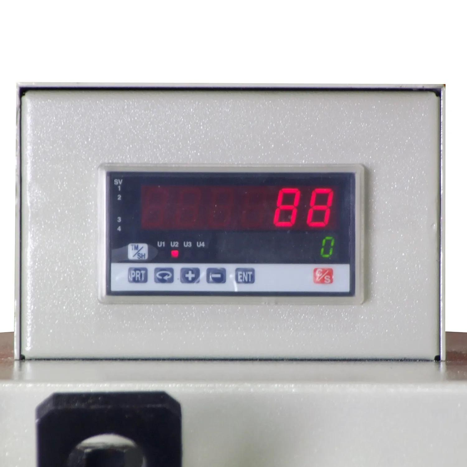 By using the digital readout, you can keep track of the gap between the top roll and the back roll when doing multiple piece parts