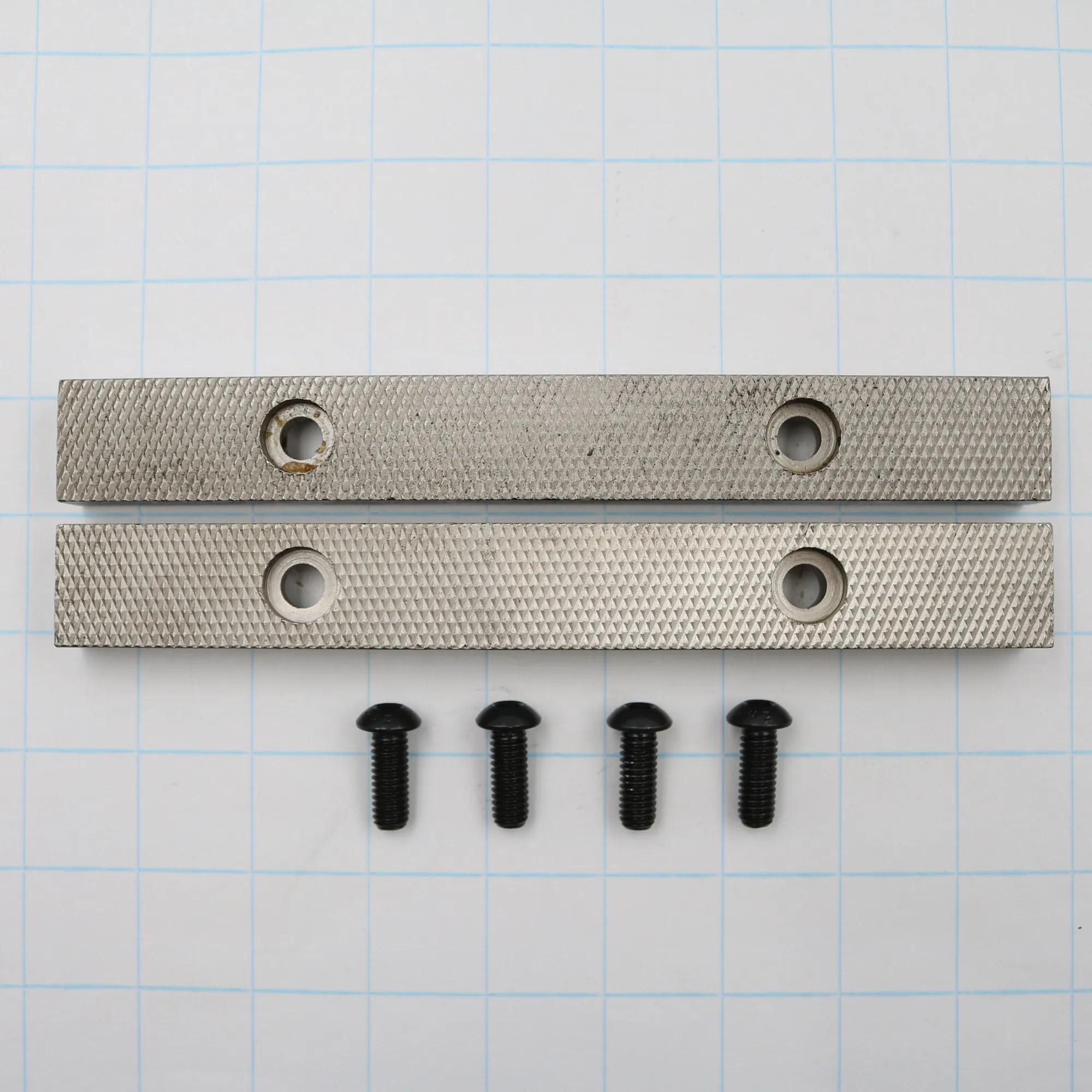 Jaw Insert Set with Four Screws