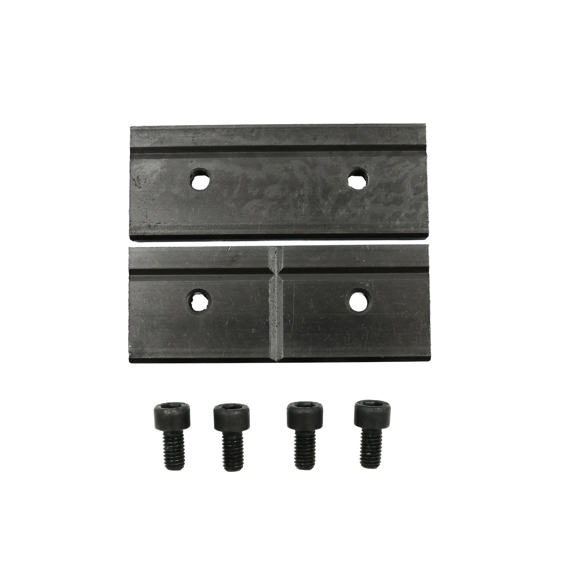 Jaw Insert Assembly with Four Screws