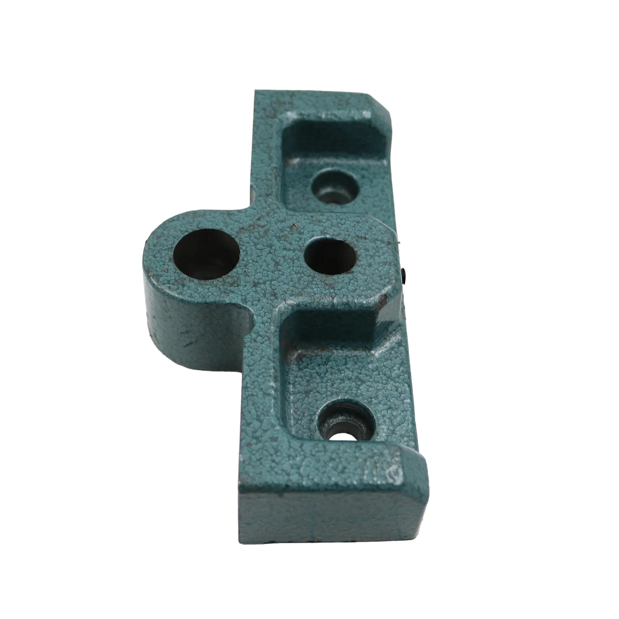 Moveable Jaw with Screw