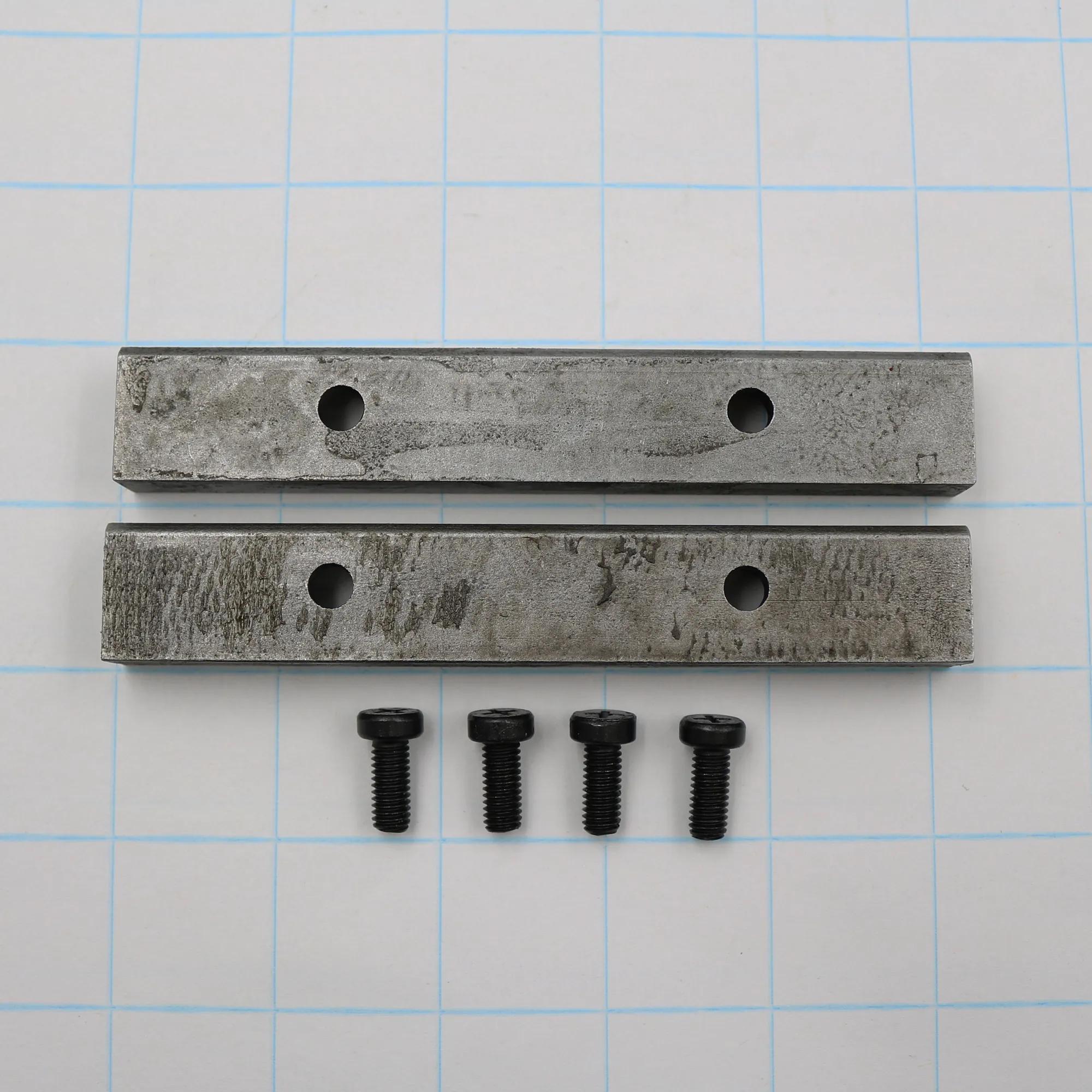 Jaw Insert Assembly with Four Screws