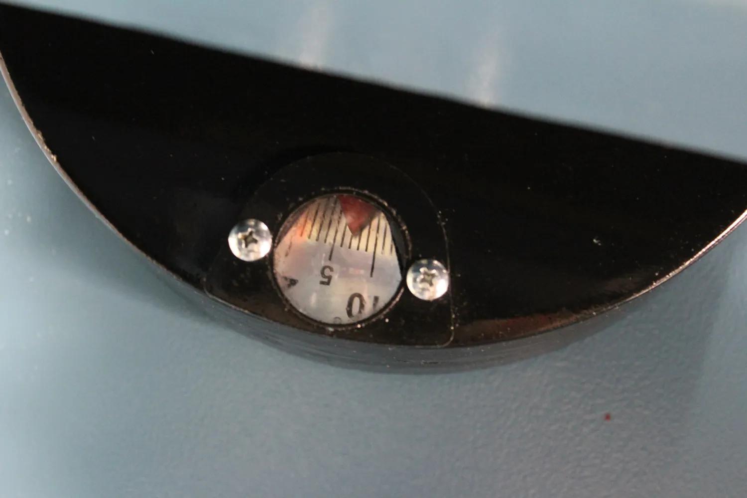 The vise is a lever operated cam over system that