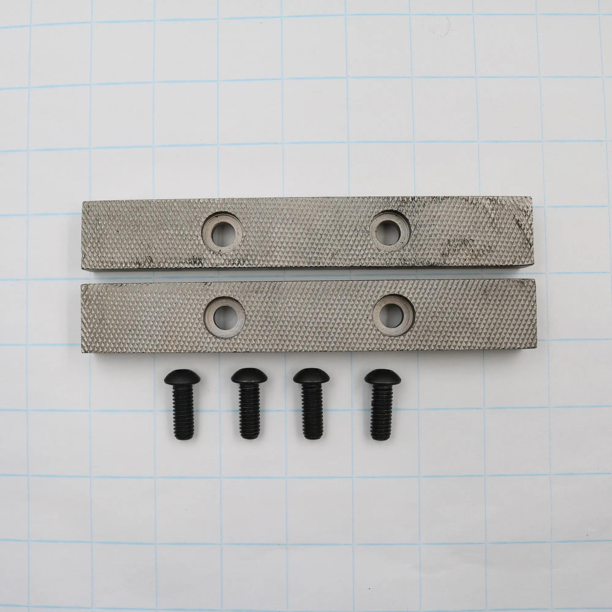 Jaw Insert Set with Four Screws