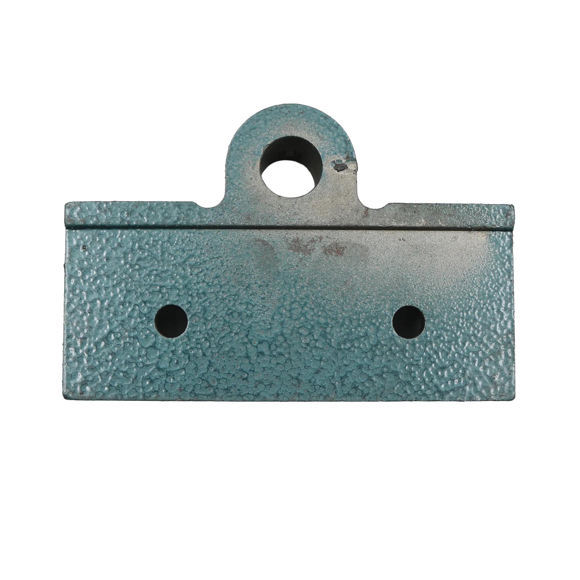 Moveable Jaw with Screw